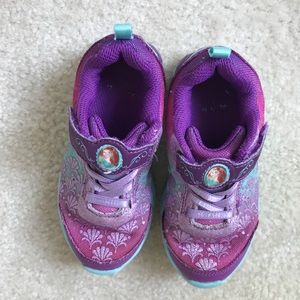 Stride Rite Size 8.5 Toddler Shoes - Disney